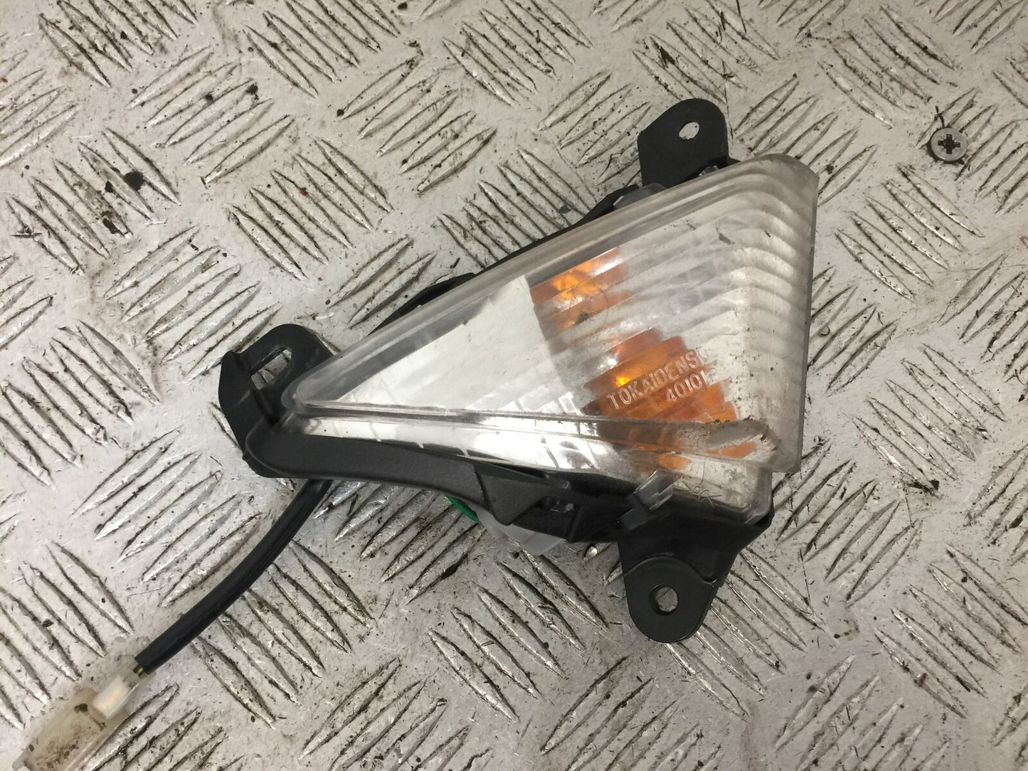 KAWASAKI ZX6R FRONT RIGHT INDICATOR YEAR 2009-2012  (STOCK 897)