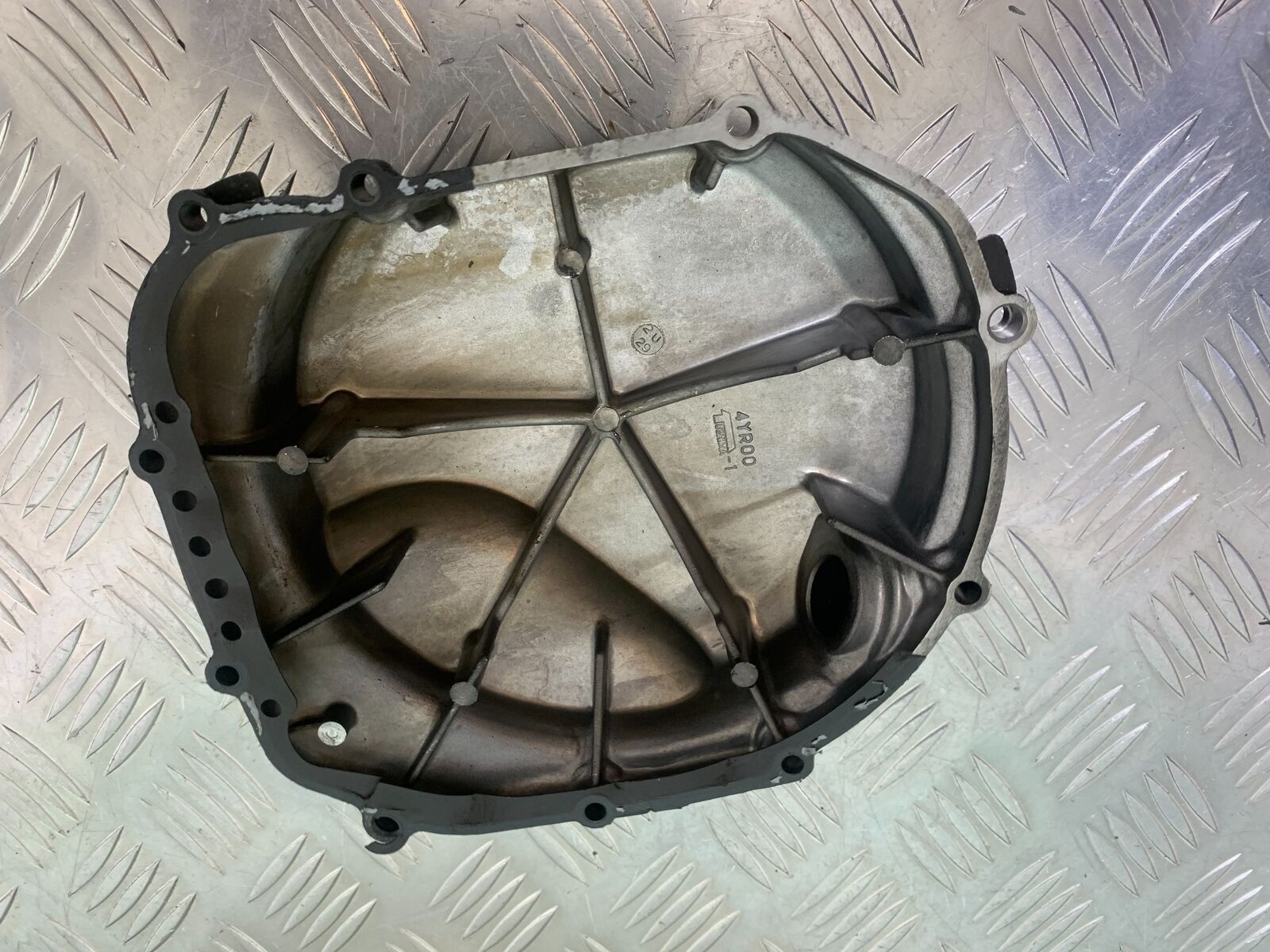 YAMAHA FZS600 FAZER 600 CLUTCH COVER  YEAR 1998-2001 (STOCK 958)