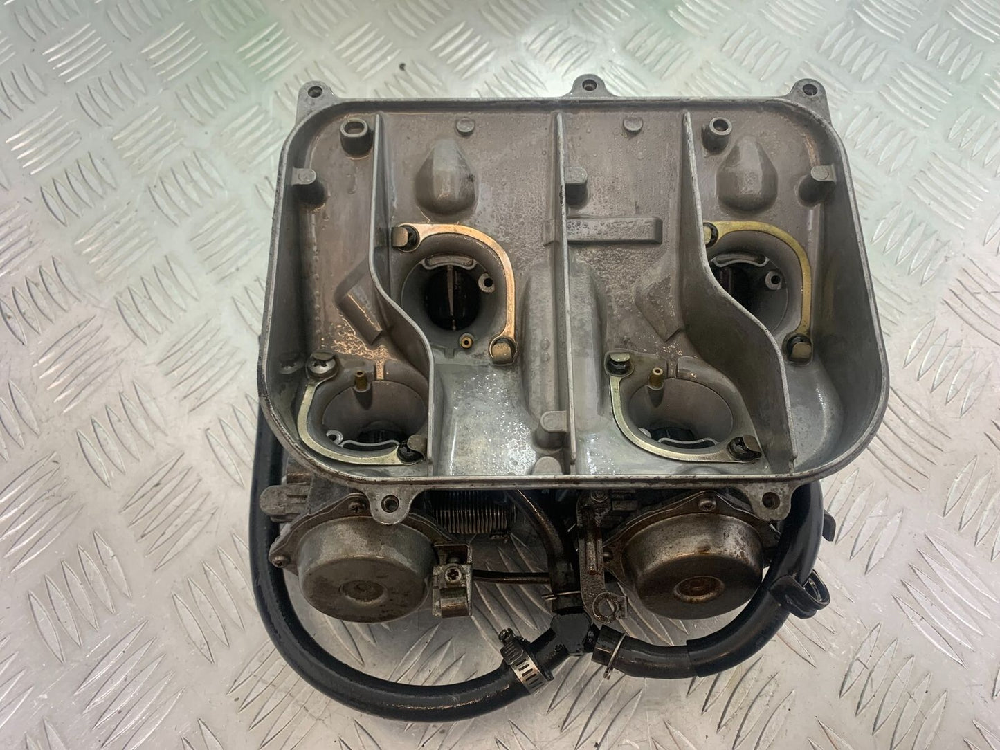 HONDA VFR400 VFR 400 NC21 CARBS  YEAR 1986-87 (CMB1043)