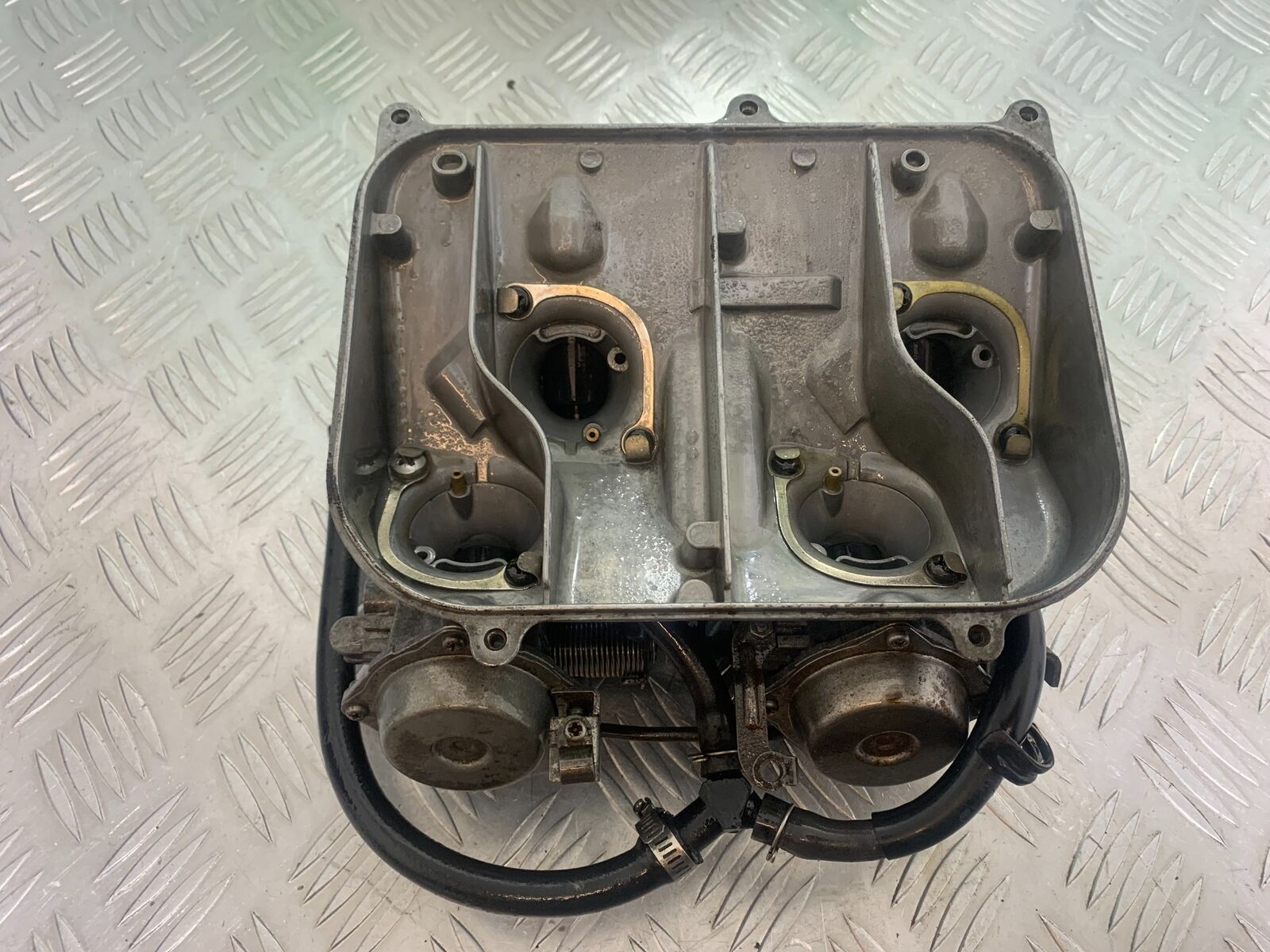 HONDA VFR400 VFR 400 NC21 CARBS  YEAR 1986-87 (CMB1043)