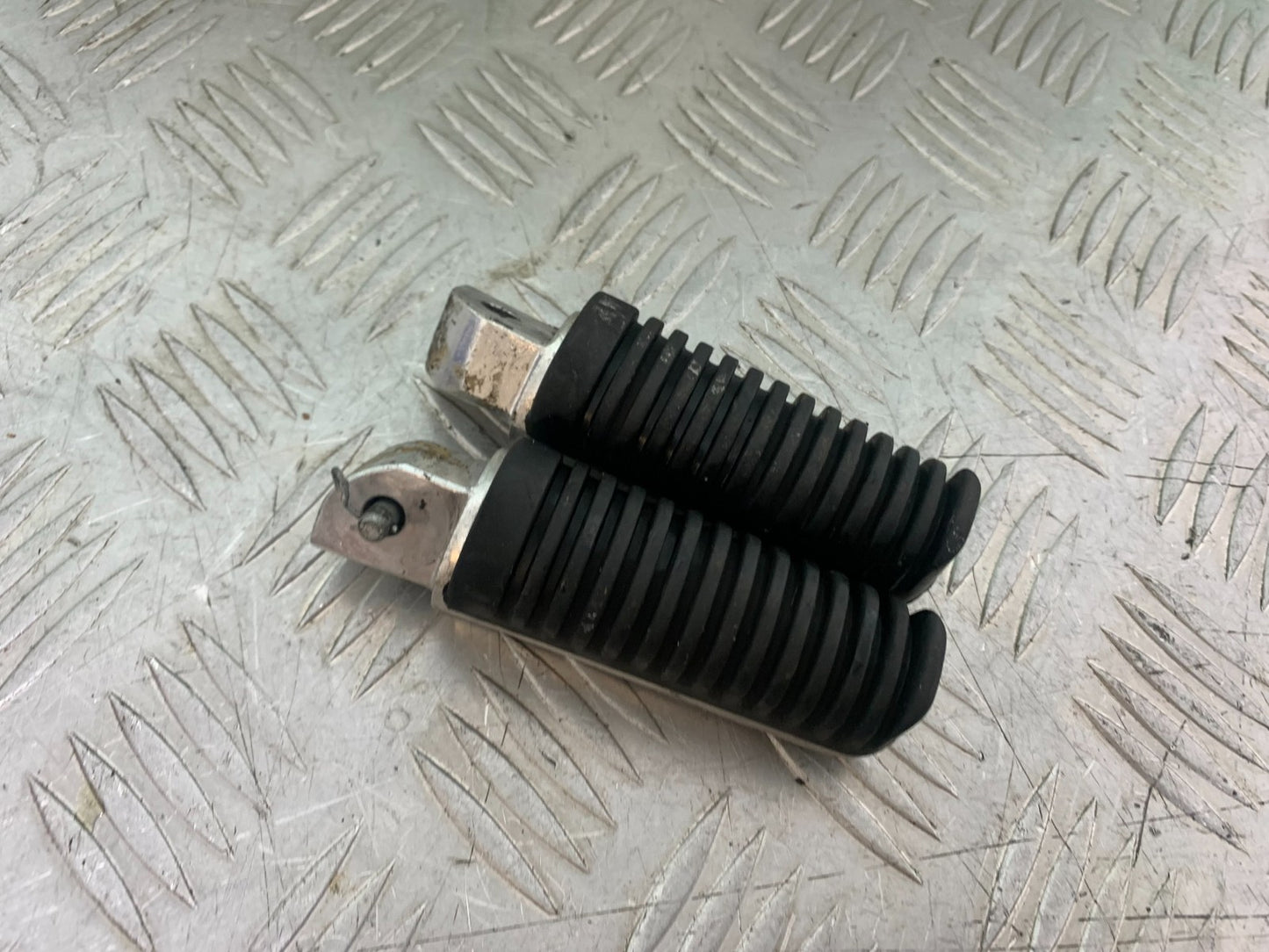 YAMAHA XMAX 250 XMAX 250 FOOTPEGS   YEAR 2006-09 (CMB1201)