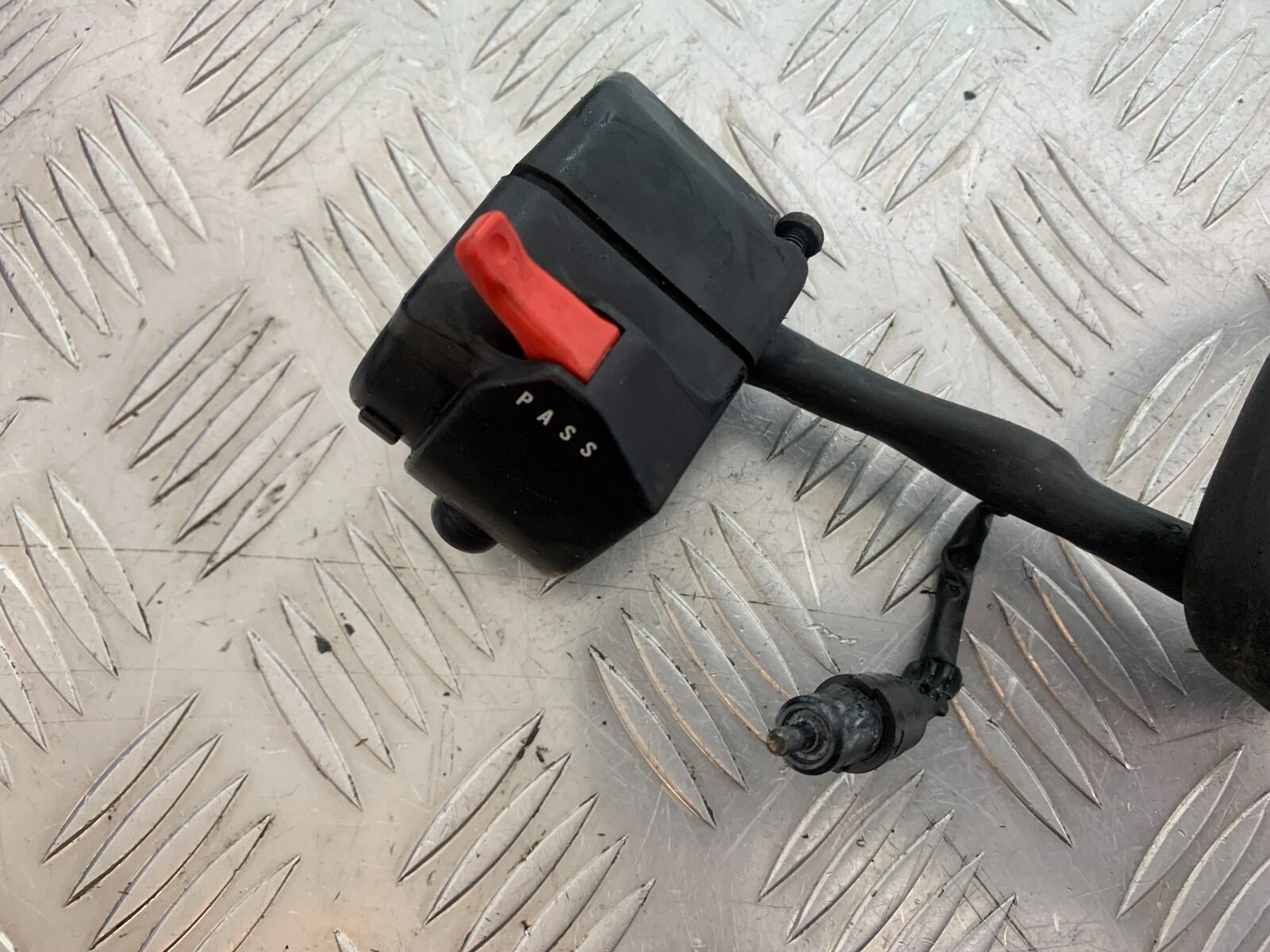 TRIUMPH TIGER 800 LEFT SWITCH GEAR   YEAR 2011-2014 (CMB1113)