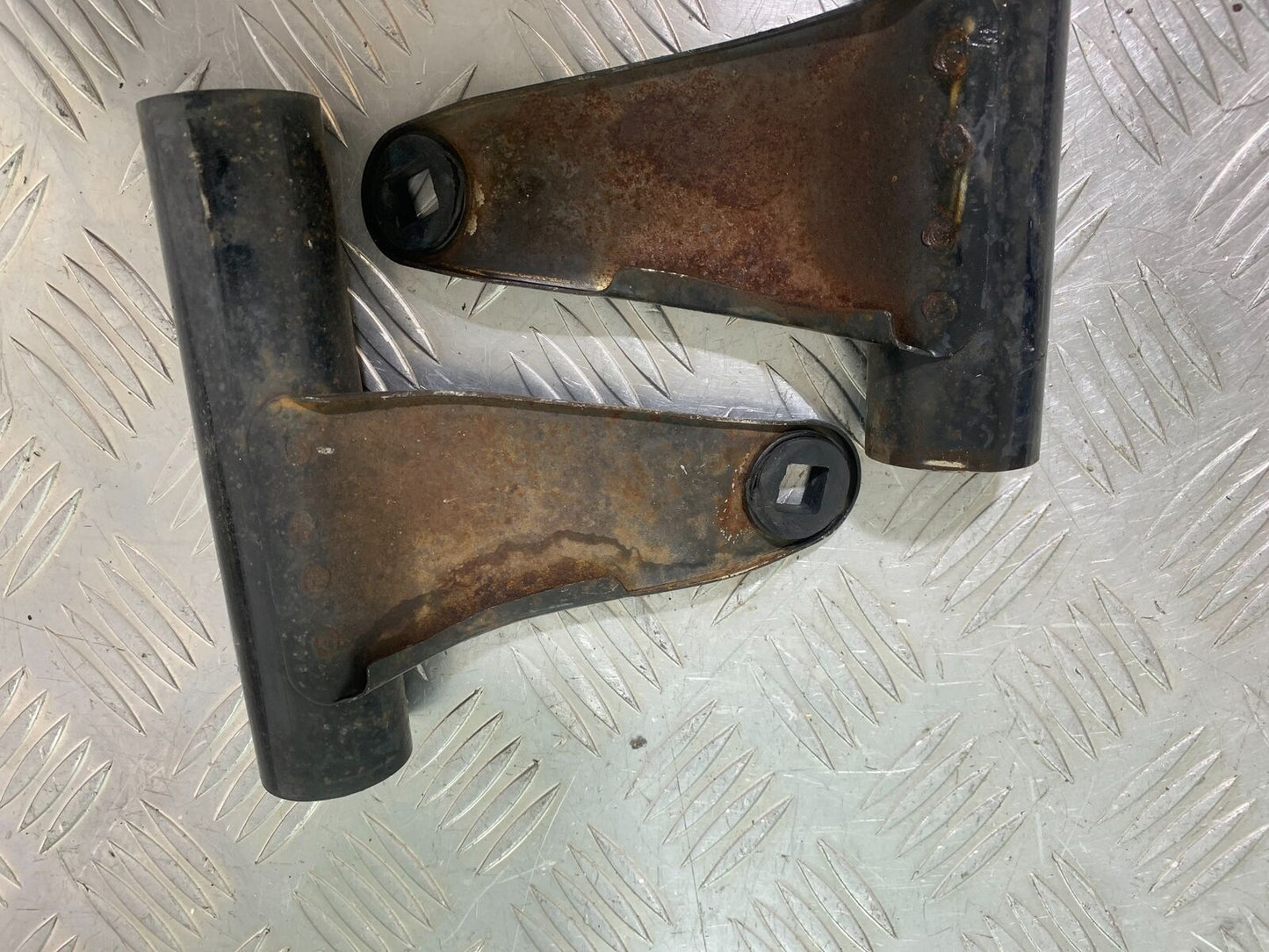 YAMAHA XS1100 MIDNIGHT SPECIAL HEADLIGHT BRACKETS  YEAR 1980-1982 (CMB1122)