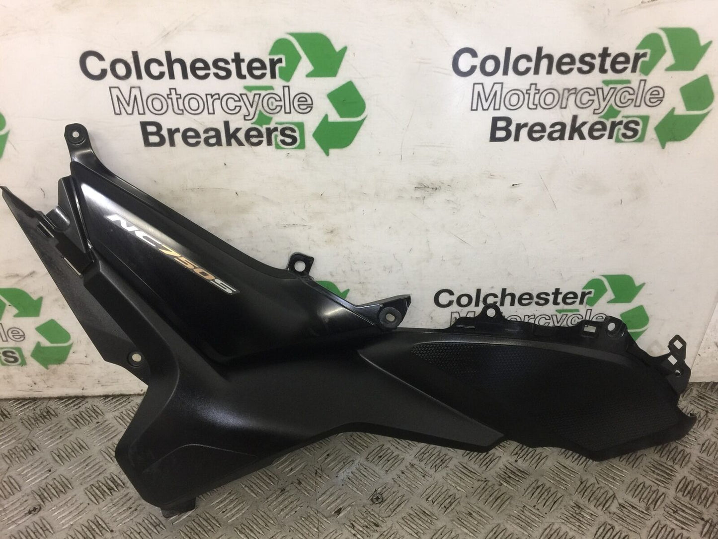 HONDA NC750 NC 750 RIGHT SEAT PANEL   2014 (STOCK 533)