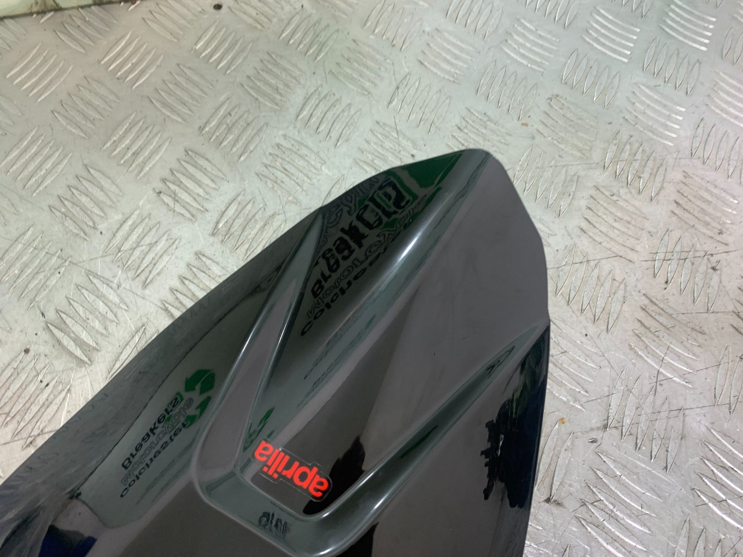 APRILIA RSV1000 R FACTORY MILLE REAR SEAT COWL  2004-09 (CMB1203)