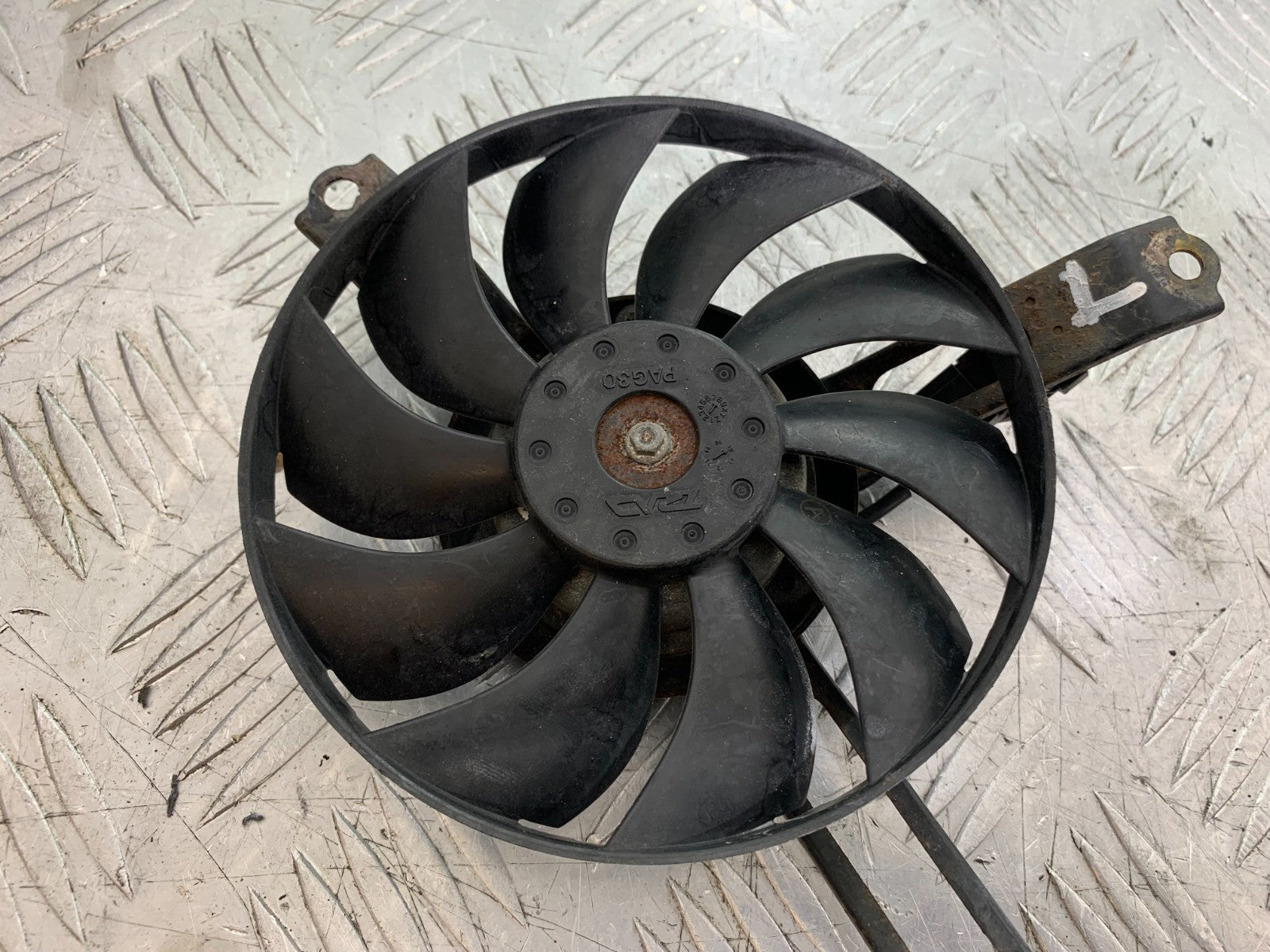 HONDA CBR1000 RR LEFT FAN YEAR 2008-2011 (CMB1330)
