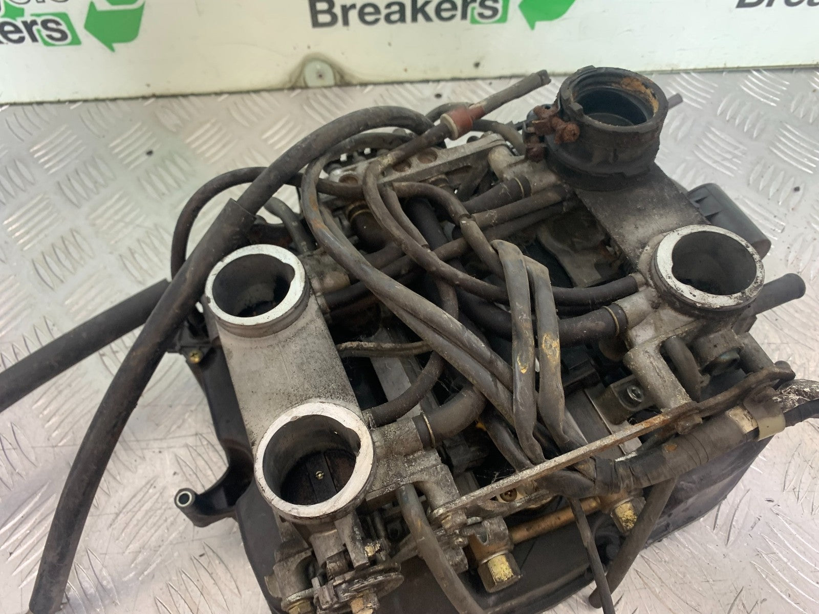 HONDA VFR800 PRE V-TEC THROTTLE BODIES  YEAR 1998-2001 (CMB1233)