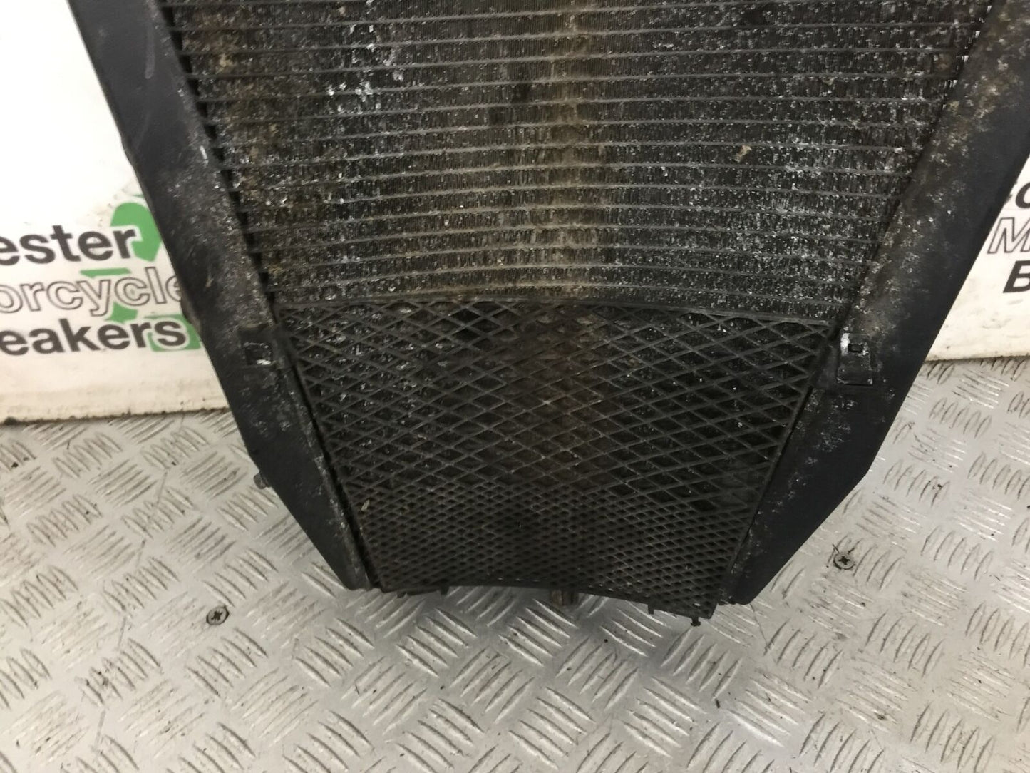 HONDA CBR1000 rr FIREBLADE RADIATOR   YEAR 2004  (STOCK 853)