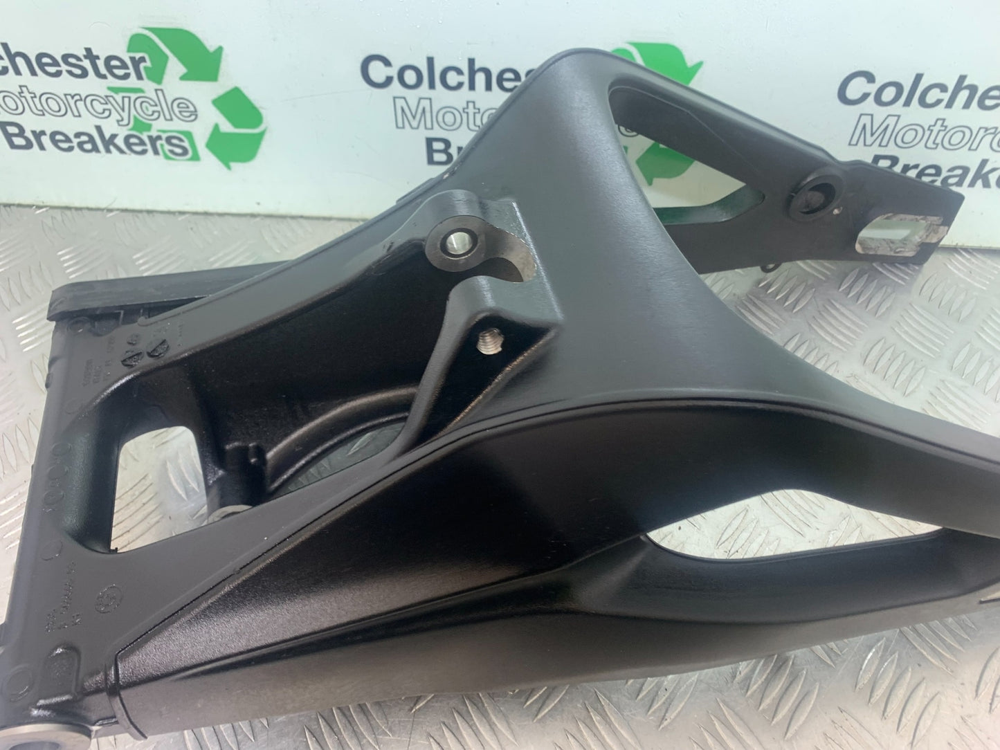 BMW M1000 R SWINGARM  YEAR 2023-2024 (CMB1140)