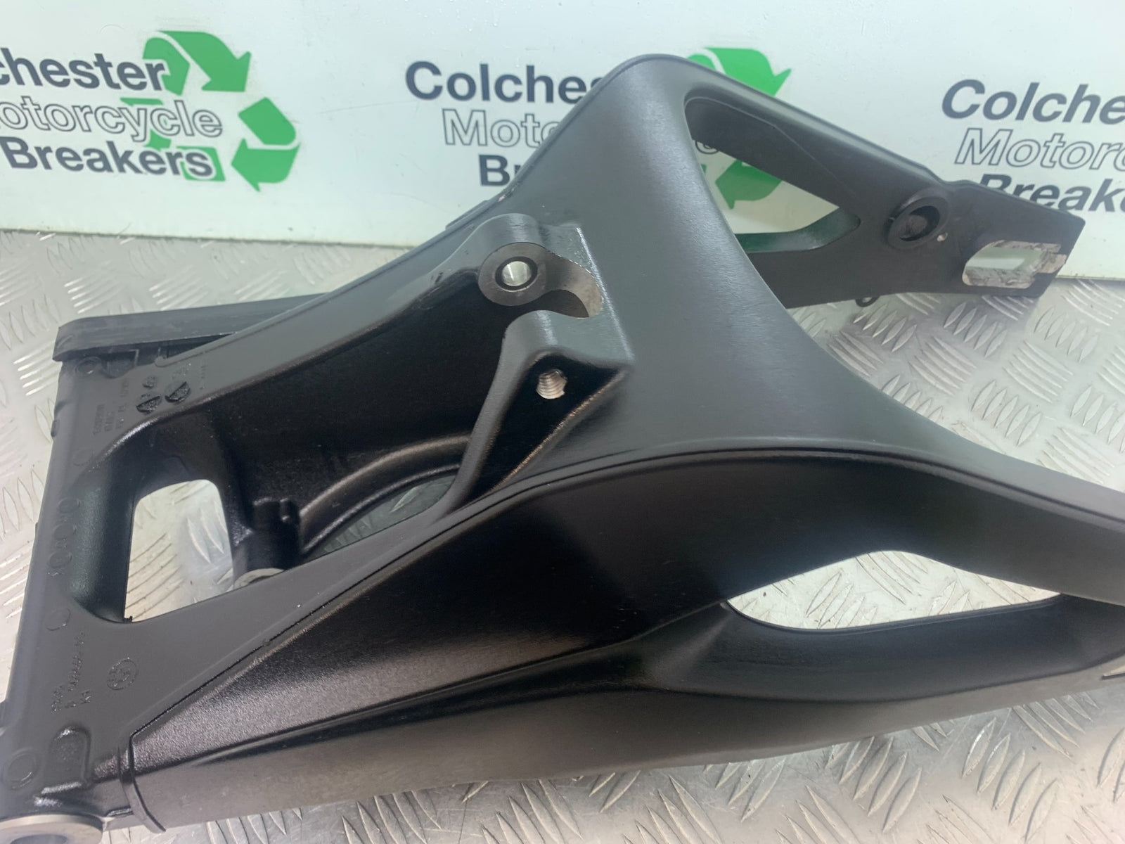 BMW M1000 R SWINGARM  YEAR 2023-2024 (CMB1140)