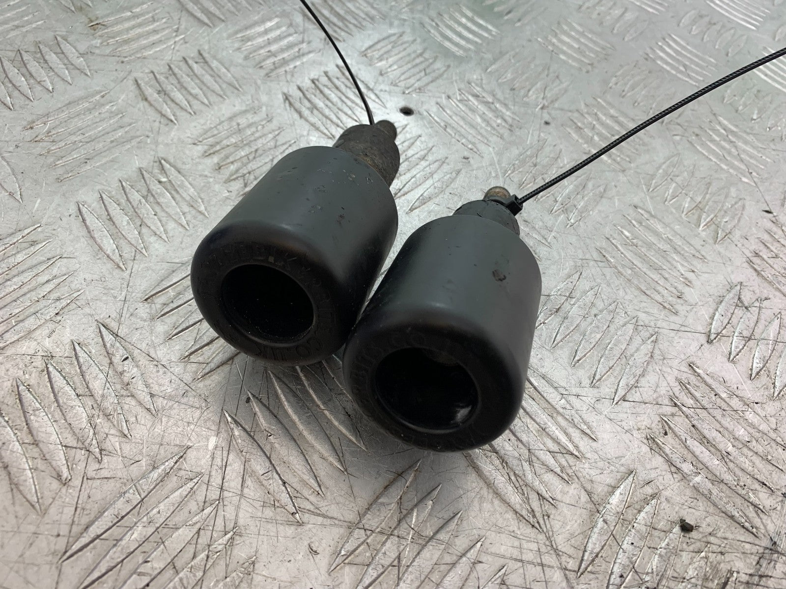 HONDA CBF600 CBF 600 CRASH BOBBINS YEAR 2004 -07 (CMB1247)