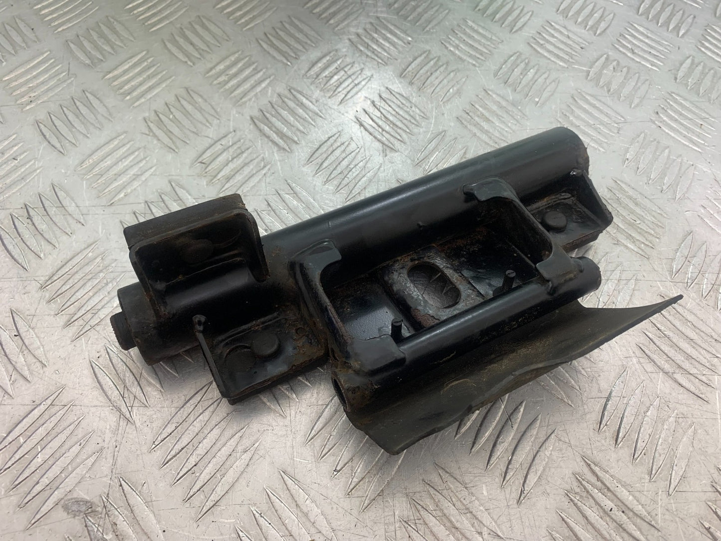 SUZUKI AN 200 UH 200 ENGINE MOUNT YEAR 2007-2009 (CMB1256)