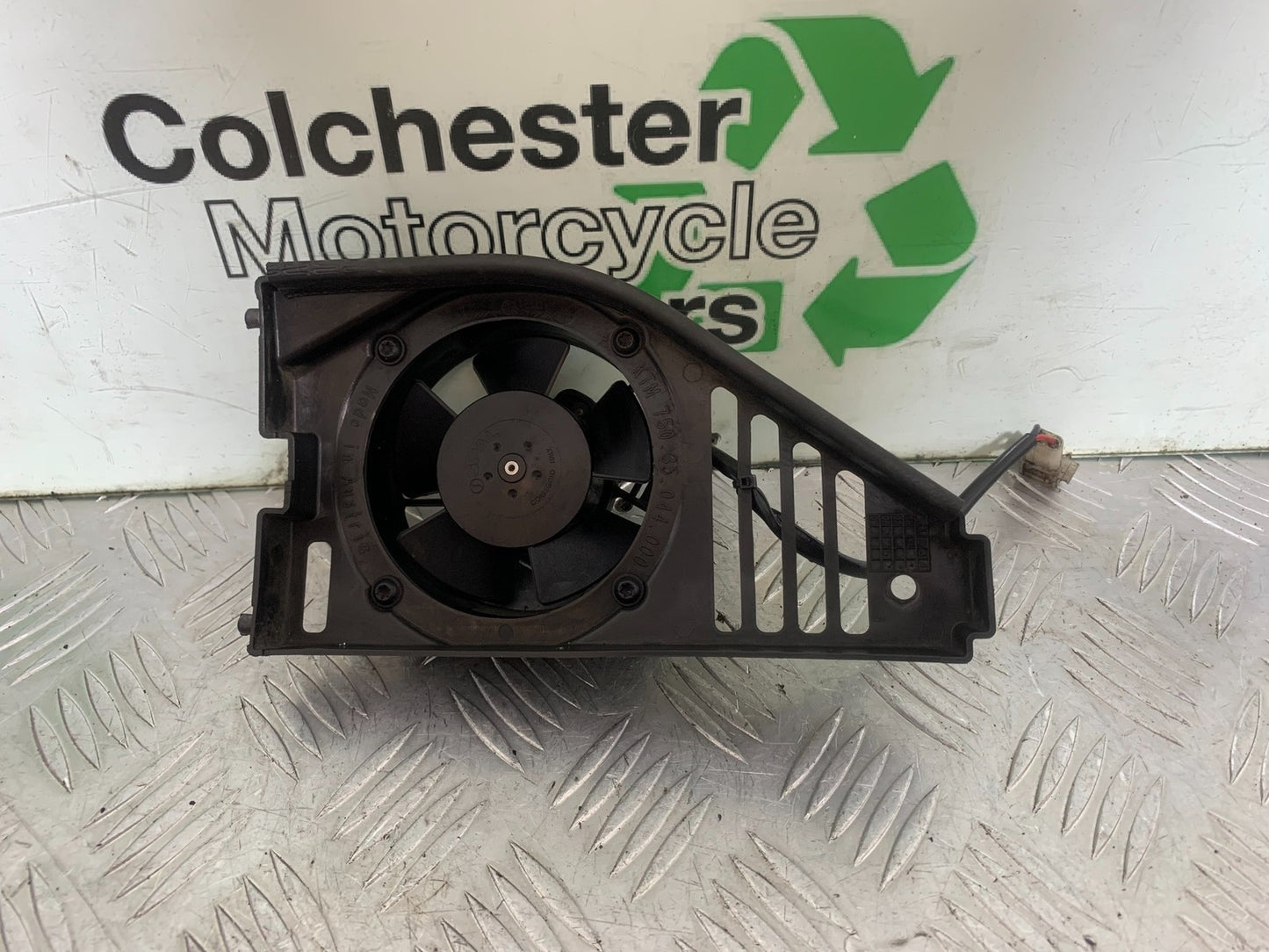 KTM 690 DUKE R LC4 RADIATOR FAN YEAR 2012-2015  (CMB1180)