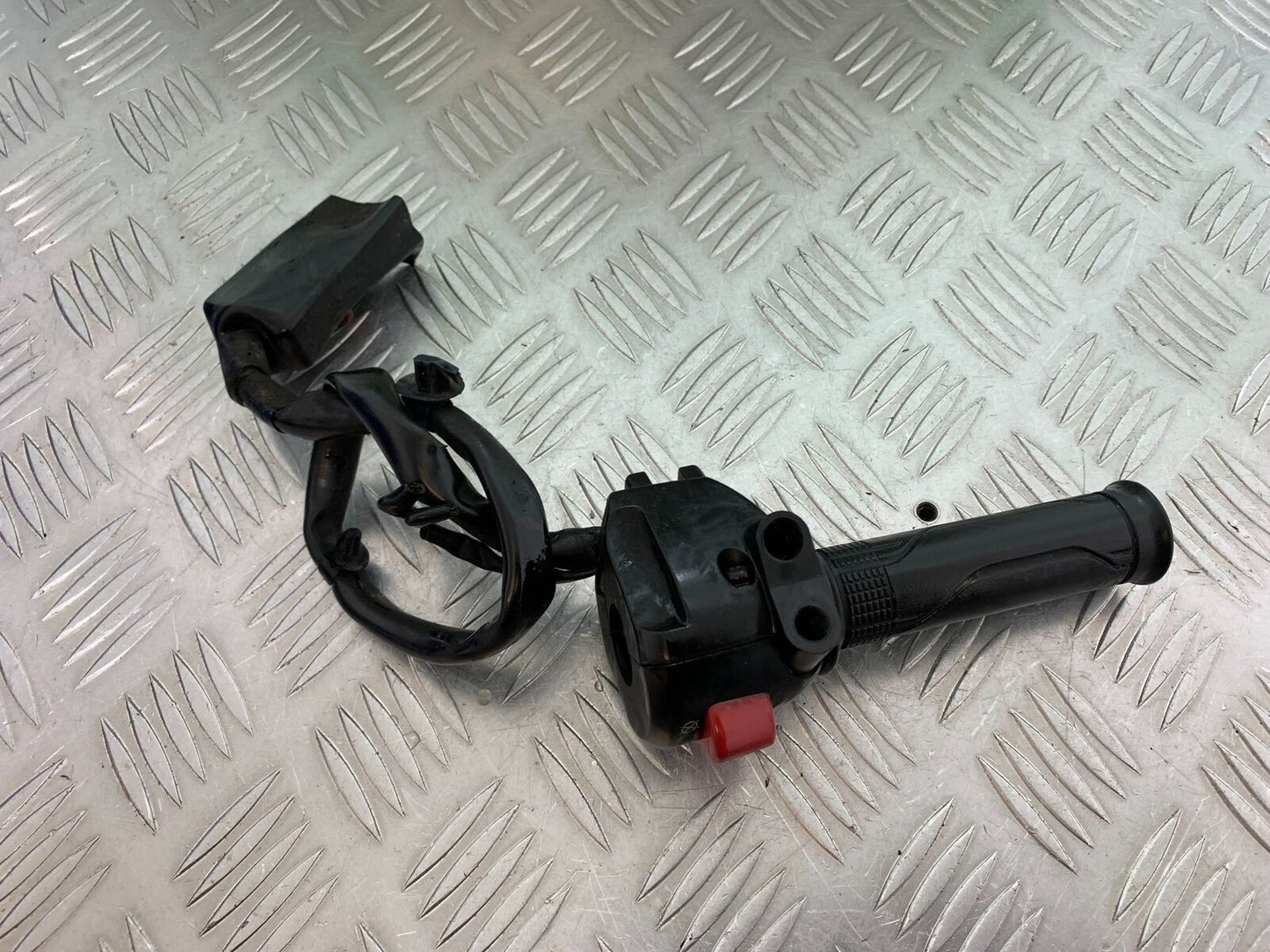 HONDA CBR500R CBR 500 R RIGHT SWITCH GEAR YEAR 2012-16 (CMB1048)