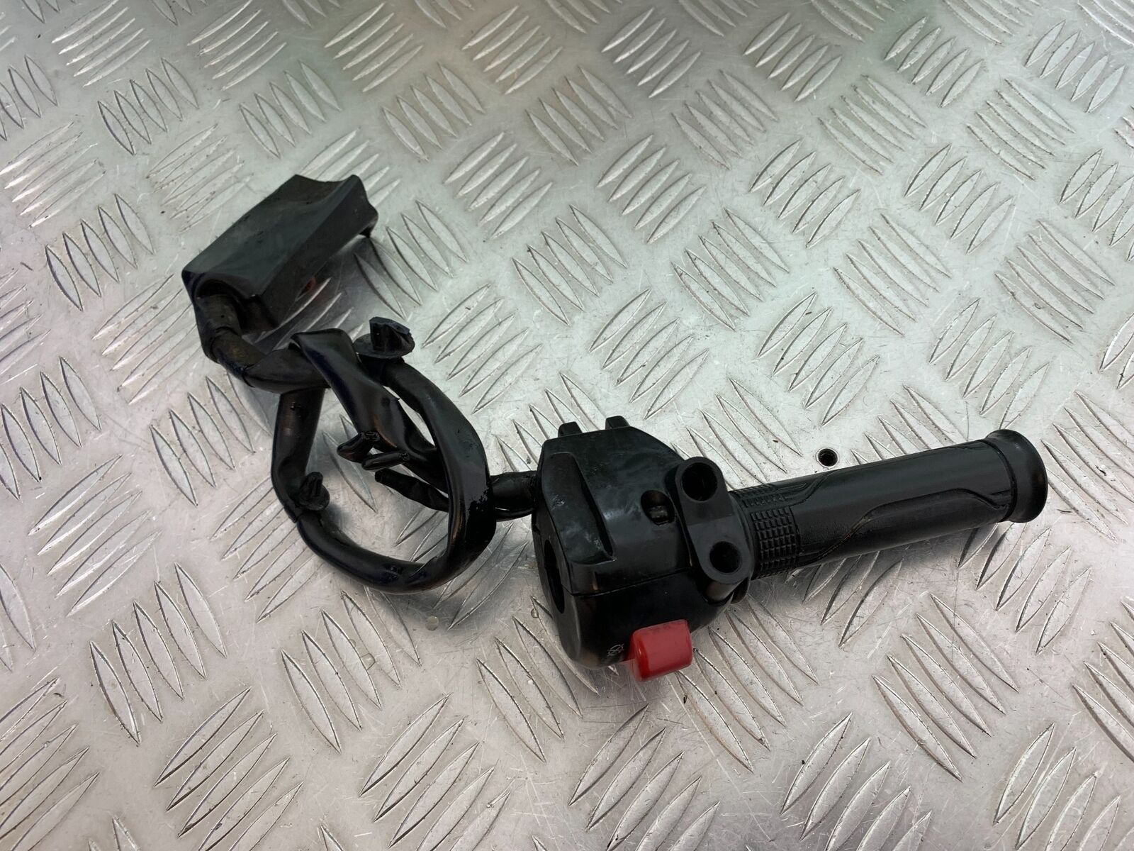 HONDA CBR500R CBR 500 R RIGHT SWITCH GEAR YEAR 2012-16 (CMB1048)
