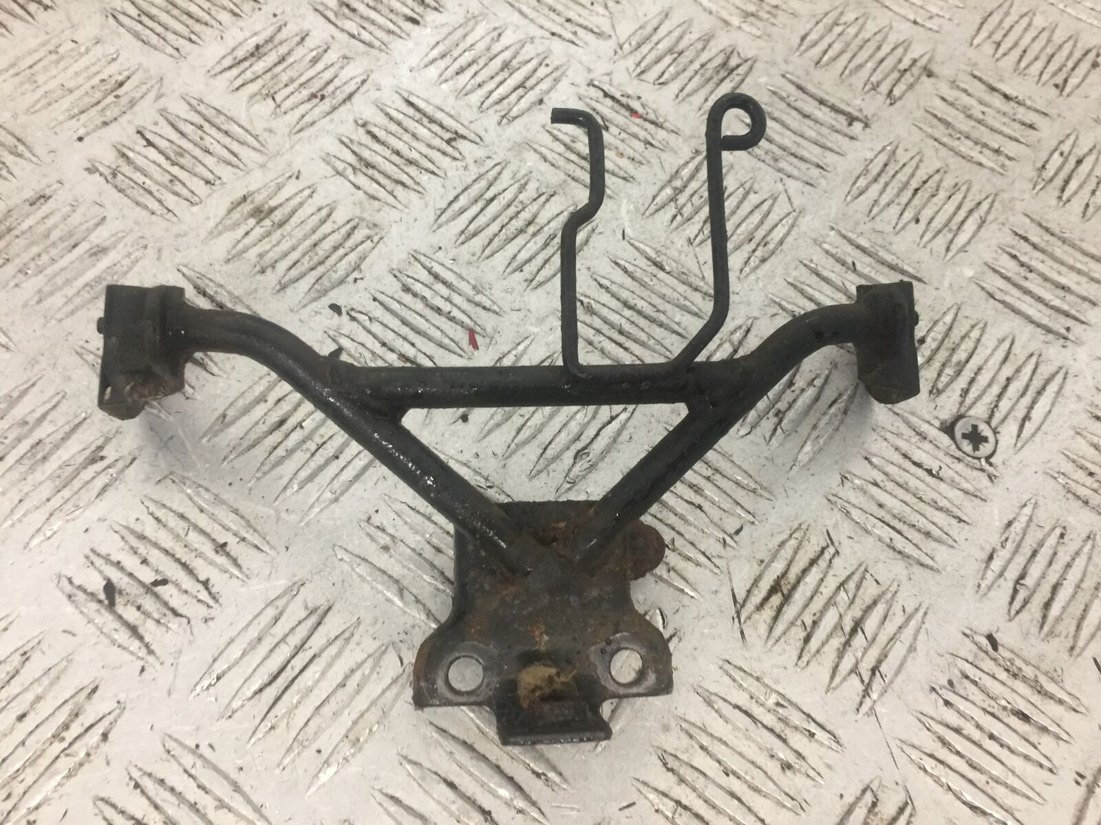 YAMAHA XV535 XV 535 VIRAGO HEADLIGHT BRACKET  YEAR 1994-02 (STOCK 772)