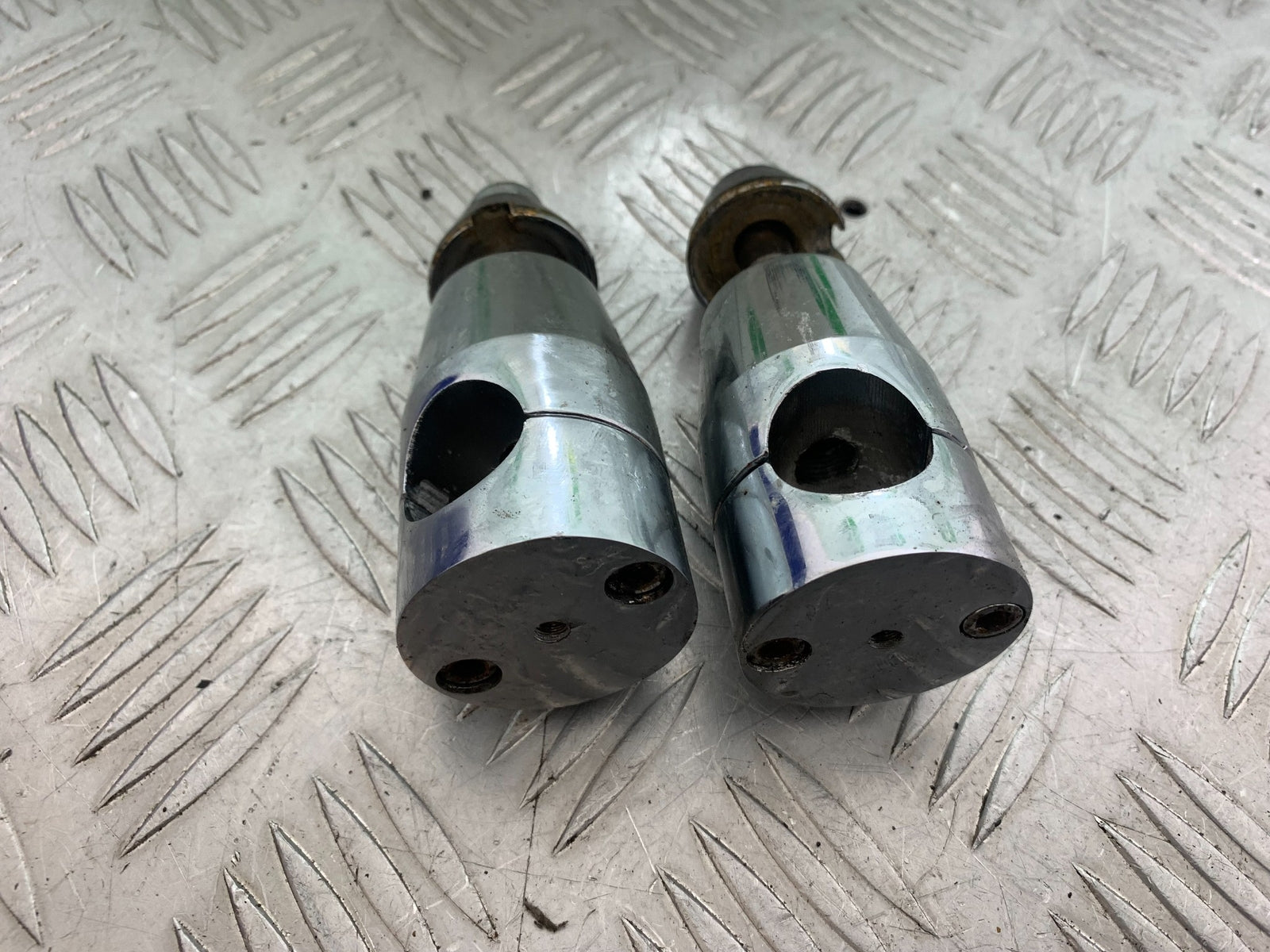 HARLEY DAVIDSON FXS BLACKLINE 1585 HANDLEBAR RISERS  YEAR 2012 (CMB1147)