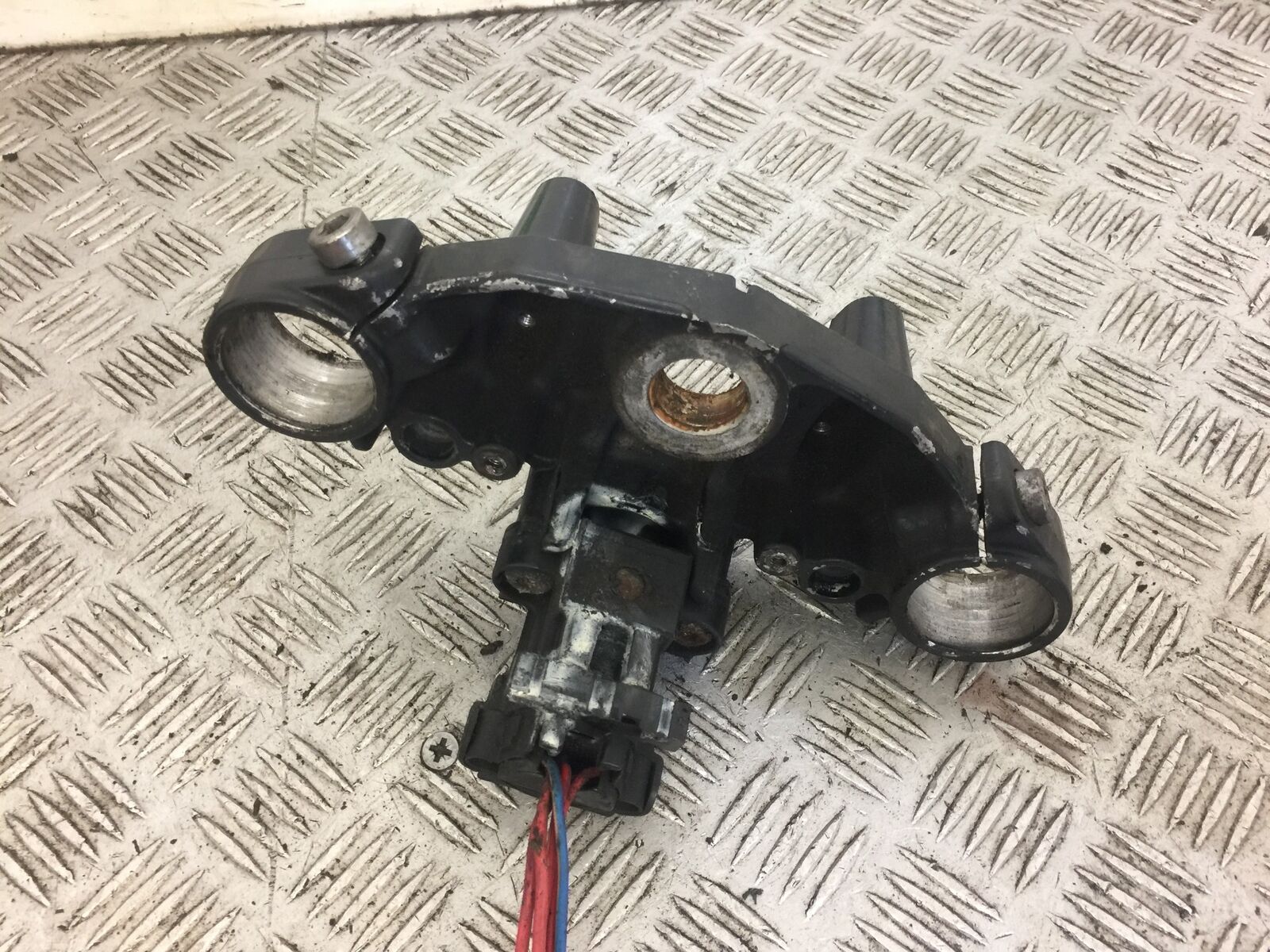 HONDA CBF500 CBF 500 TOP YOKE  YEAR 2004  (STOCK 585)