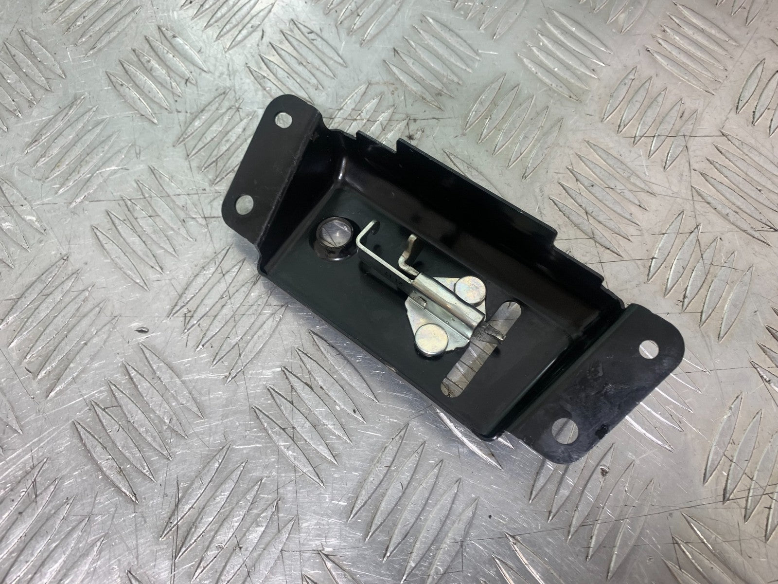 YAMAHA XSR900 XSR 900 SEAT LOCK  YEAR 2022-2024 (CMB1215)