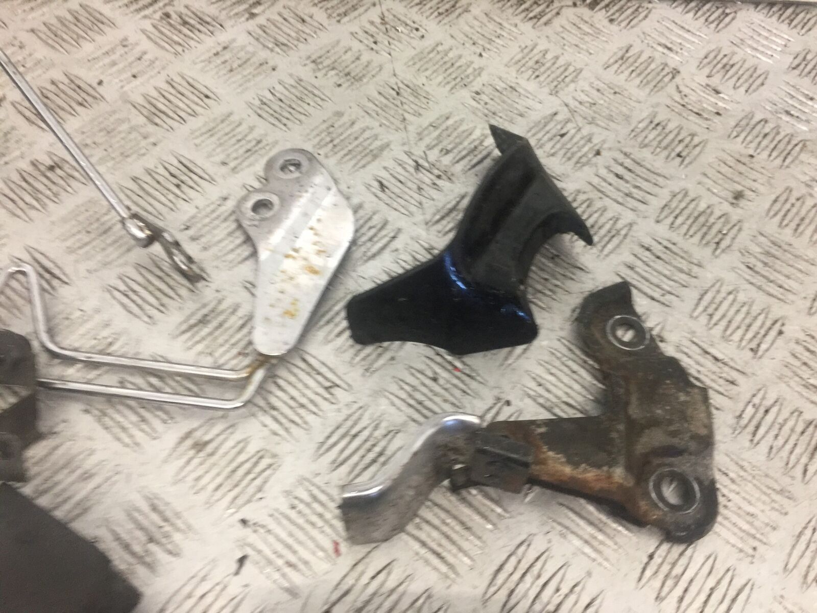 YAMAHA XV535 XV 535 VIRAGO BRACKETS AND INFILLS   YEAR 1994-02 (STOCK 772)
