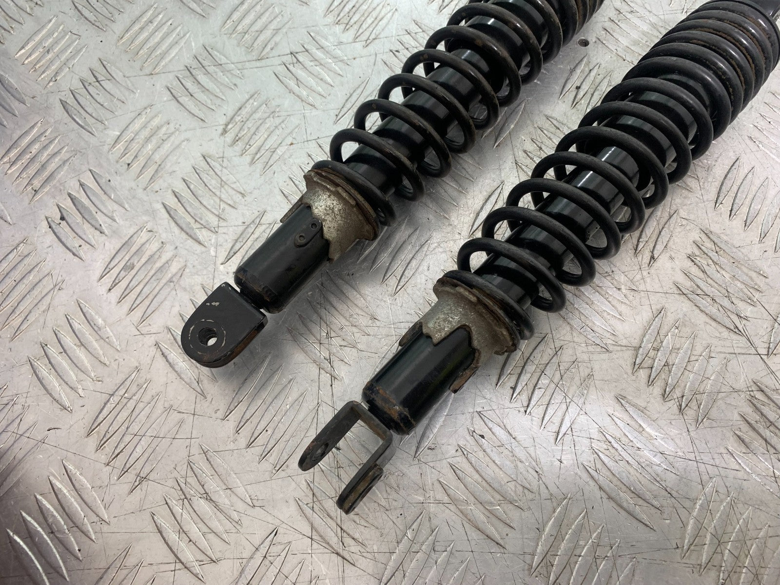 YAMAHA XMAX 300 REAR SHOCKS  YEAR 2017-2020 (CMB1218)