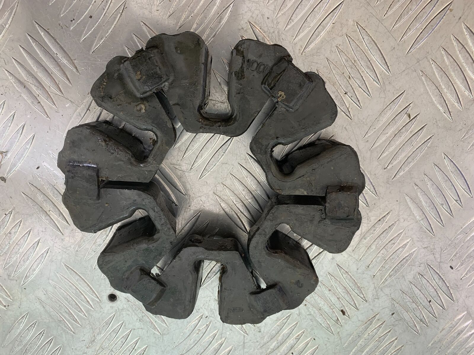 KAWASAKI Z650 Z 650 CUSH DRIVE RUBBERS YEAR 1982-183