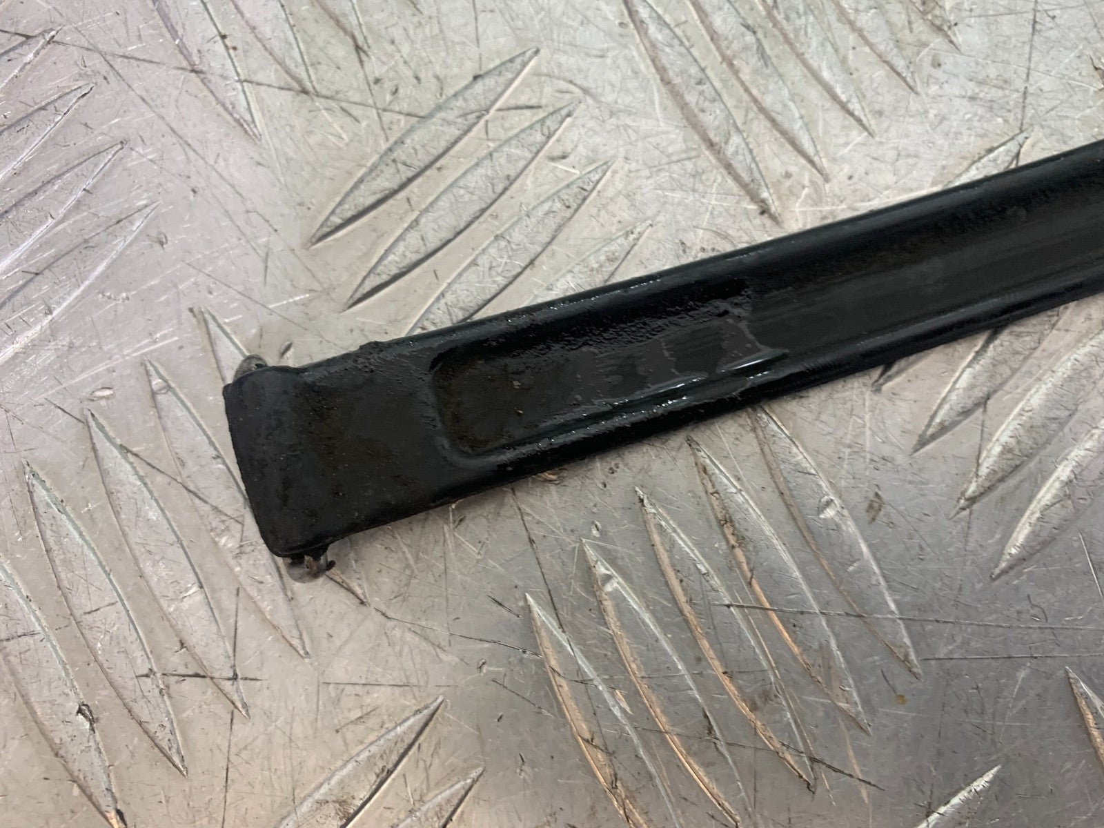 BMW R850 R R850R BATTERY STRAP  YEAR 1994-2002 (CMB1170)