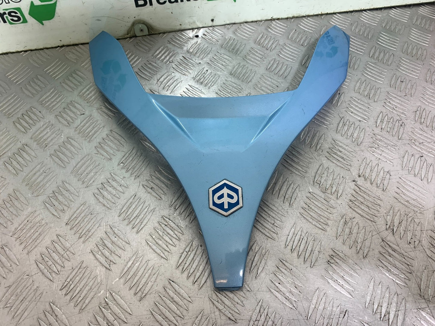 PIAGGIO MP3 250 ie HEADLIGHT SURROUND  YEAR 2007 (CMB1307)