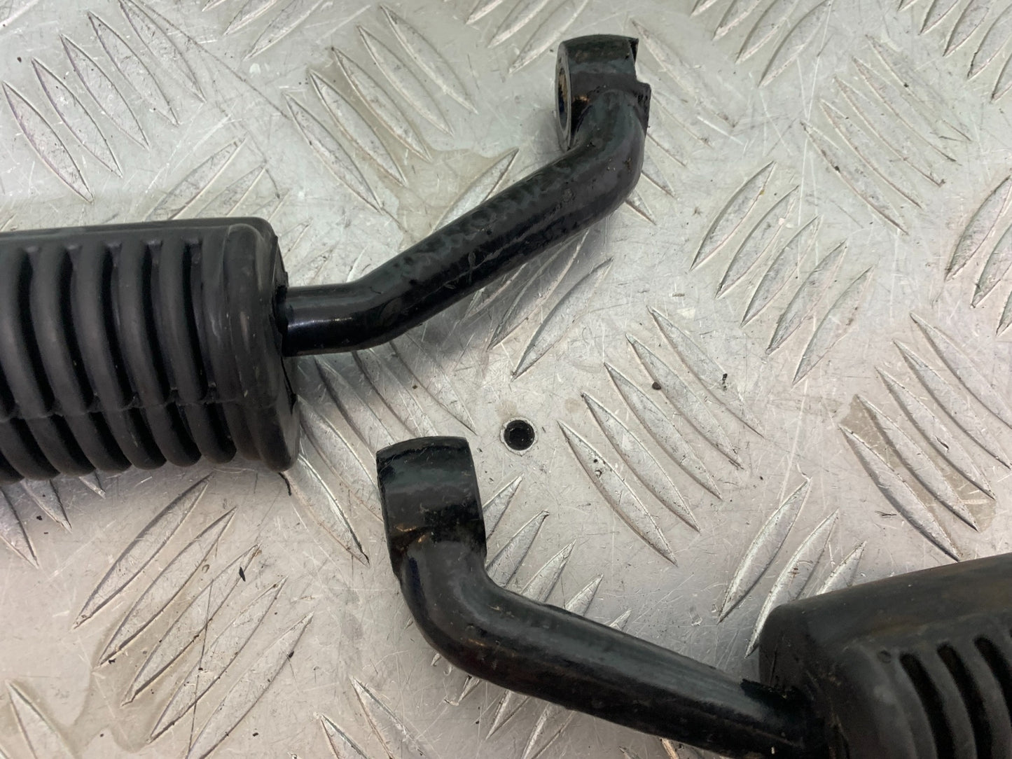 ROYAL ENFIELD BULLET 500 EFI FRONT  FOOT PEGS   YEAR 2008 - 2016 (CMB1153)