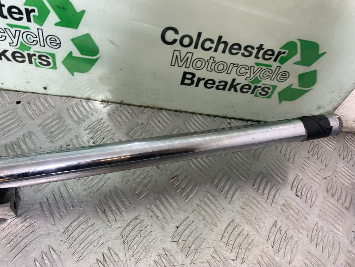 HONDA VT700 VT 700 SHADOW LEFT FORK (BENT)  YEAR 1984-85 (CMB1328)