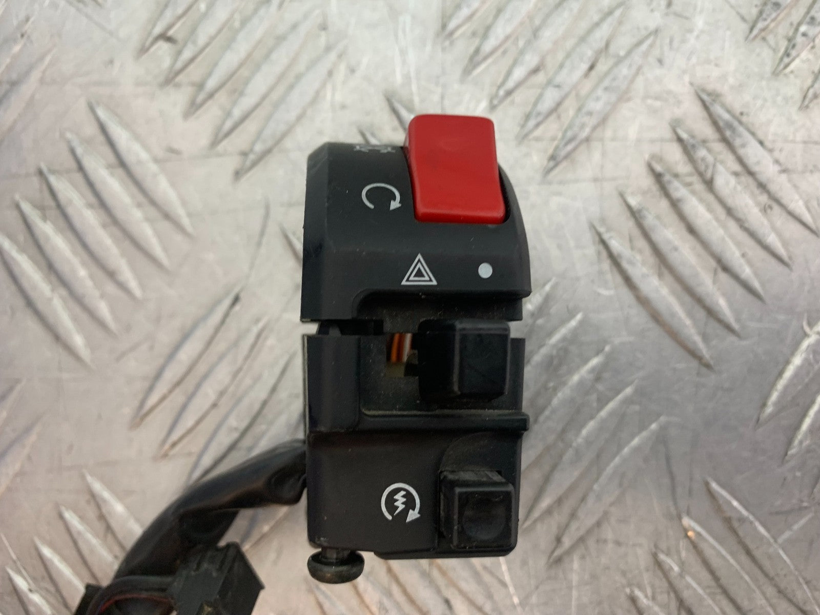 SUZUKI SV1000 SV 1000 S RIGHT SWITCH GEAR  YEAR 2003-2007 (CMB1293)