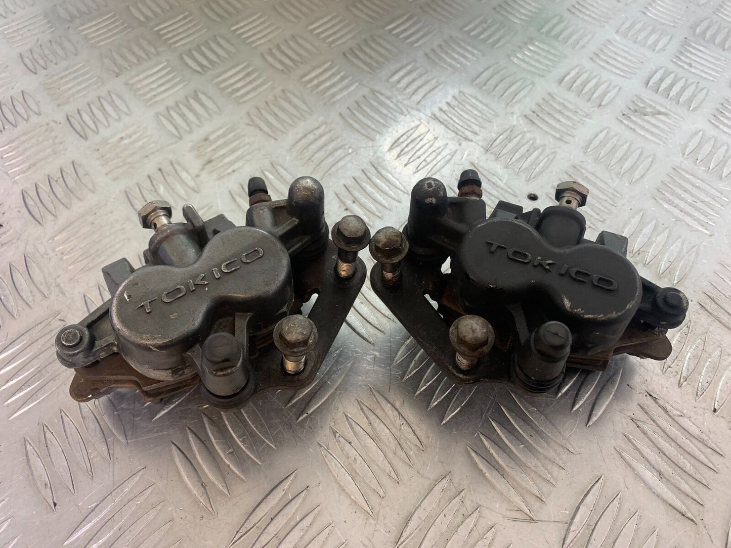 KAWASAKI Z750 ZR750 ZR-7S FRONT BRAKE CALIPERS   YEAR 1999-05 (CMB1135)