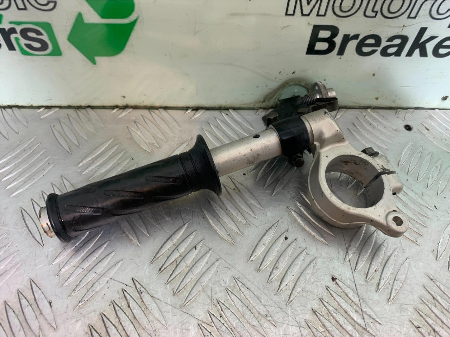 SUZUKI GSXR600 GSXR 600 SRAD LEFT HANDLEBAR  YEAR 1997-2000 (CMB1276)