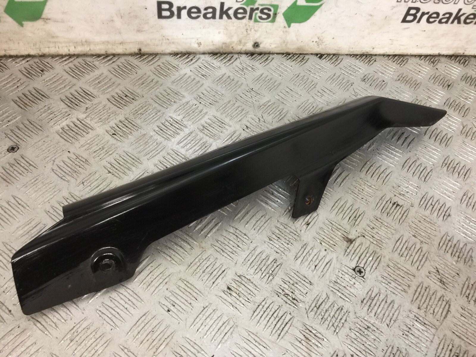 SUZUKI GS500 GS 500 CHAIN GUIARD YEAR 2004-09 (STOCK 882)