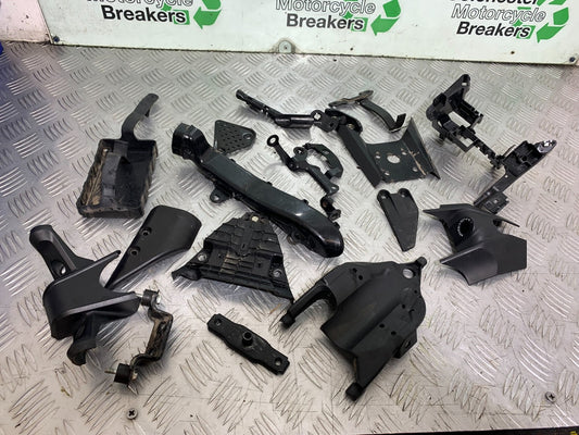 KTM 125 DUKE INFILLS AND BRACKETS  YEAR 2018-2023 (CMB1185)
