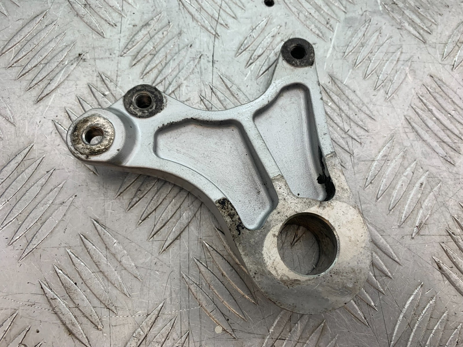 YAMAHA FZS1000 FAZER REAR CALIPER BRACKET   YEAR 2001-05 (CMB1275)