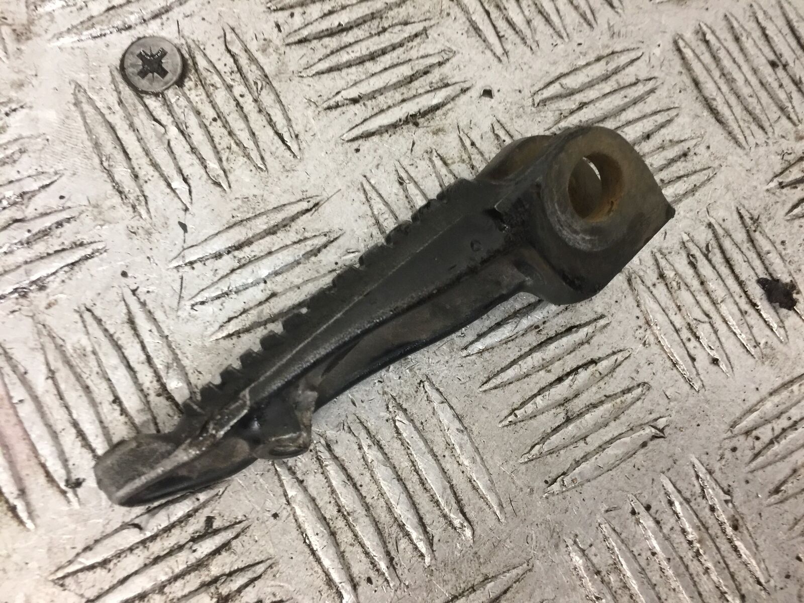 KAWASAKI ZX6R FRONT LEFT FOOTPEG YEAR 2009-2012  (STOCK 897)