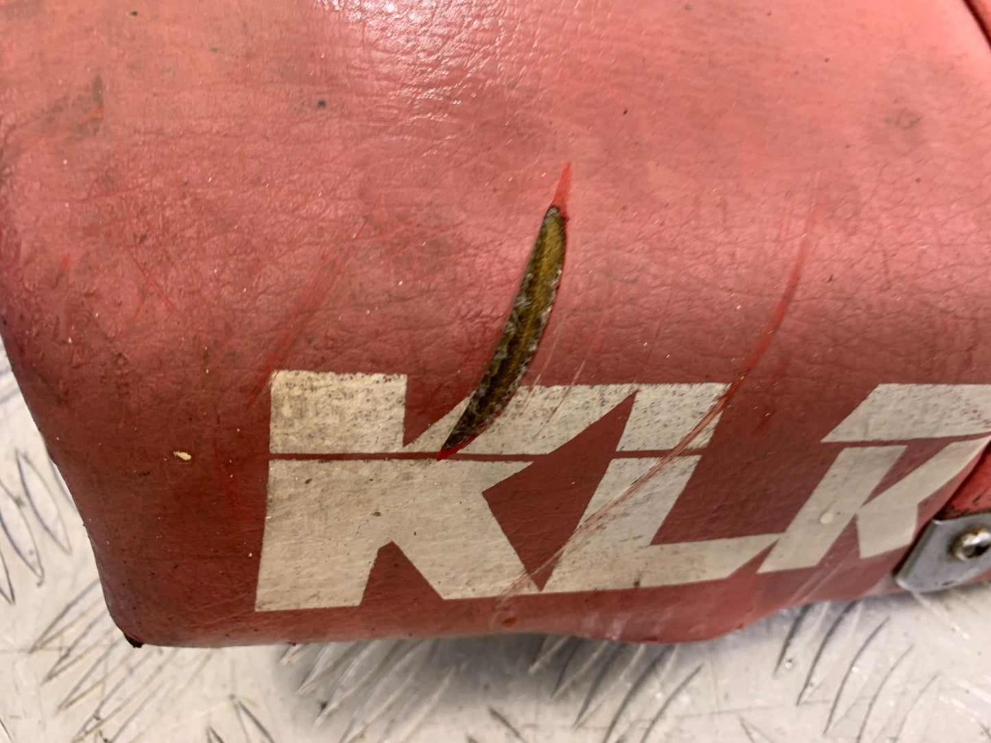 KAWASAKI KLR250 KLR 250 SEAT  YEAR 1984-2001 (CMB1225)