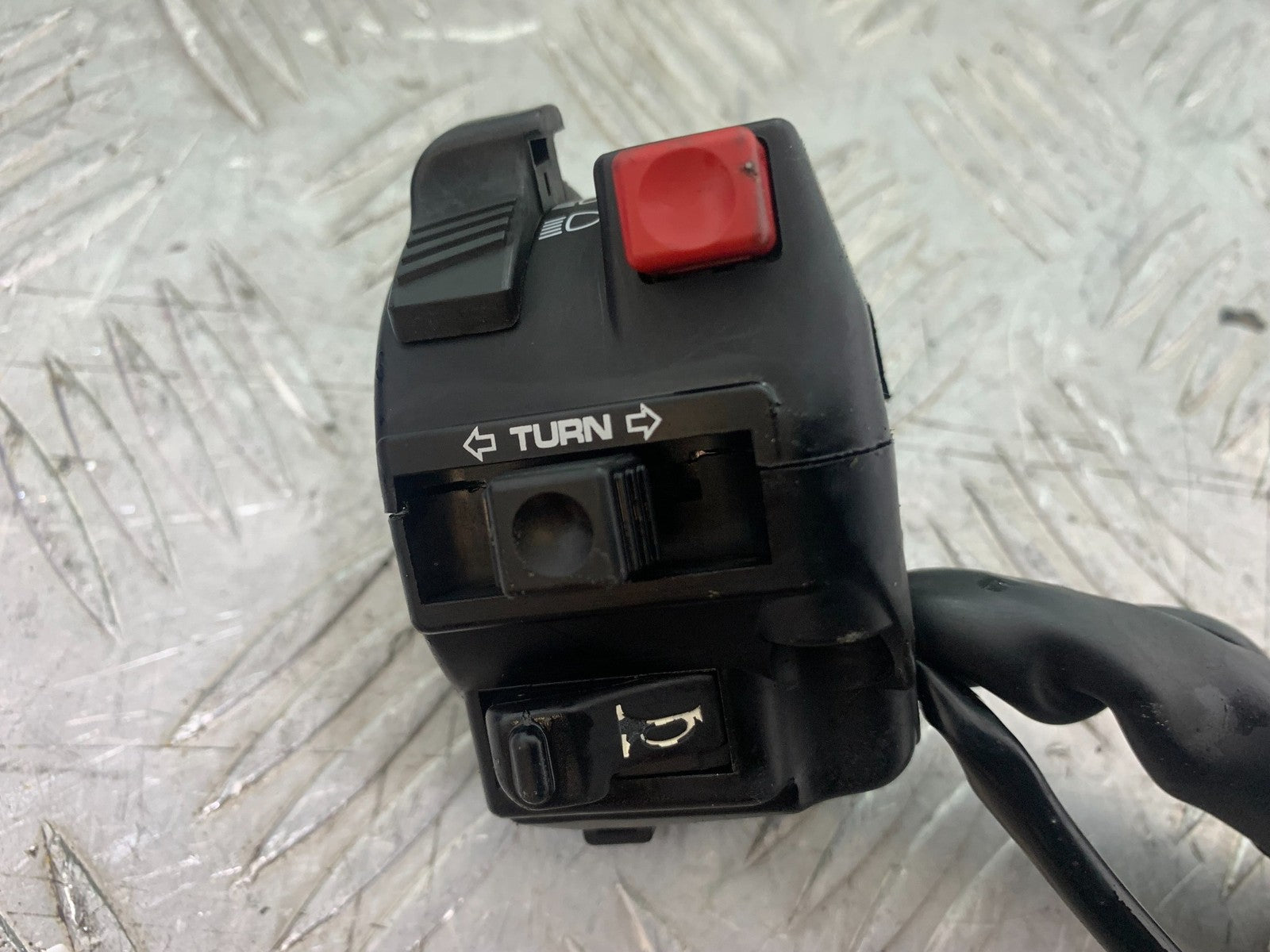 HONDA CBR1000 rr FIREBLADE LEFT SWITCH GEAR  YEAR 2006 (CMB1220)