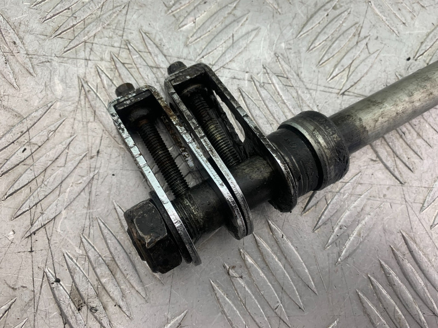 HONDA CBR1100 BLACKBIRD REAR WHEEL SPINDLE & ADJUSTERS  YEAR 1999-2005 (CMB1232)