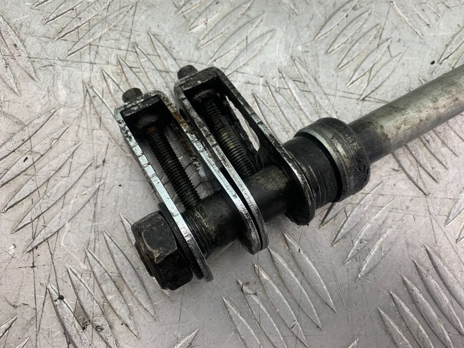 HONDA CBR1100 BLACKBIRD REAR WHEEL SPINDLE & ADJUSTERS  YEAR 1999-2005 (CMB1232)