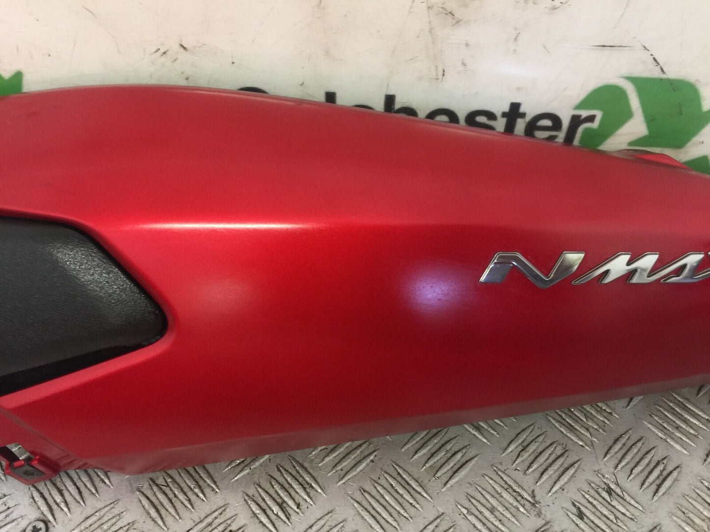 YAMAHA NMAX125 NMAX 125 LEFT SEAT PANEL YEAR 2017 (STOCK 598)