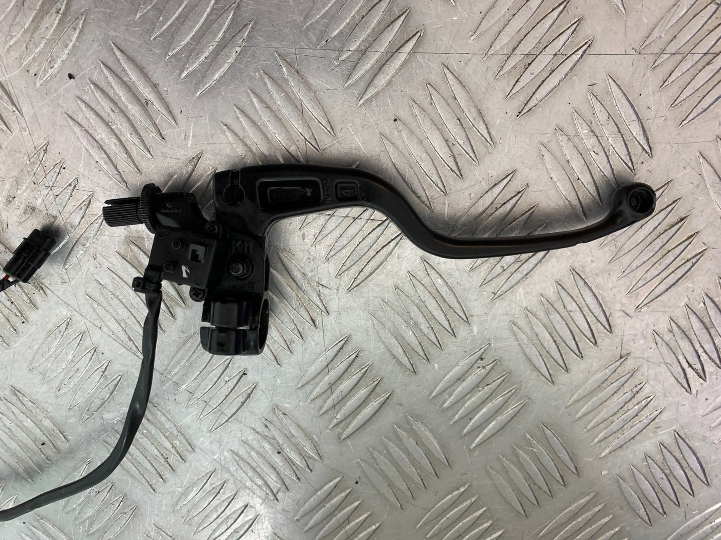 KTM 125 DUKE CLUTCH LEVER AND BRACKET   YEAR 2018-2023 (CMB1185)