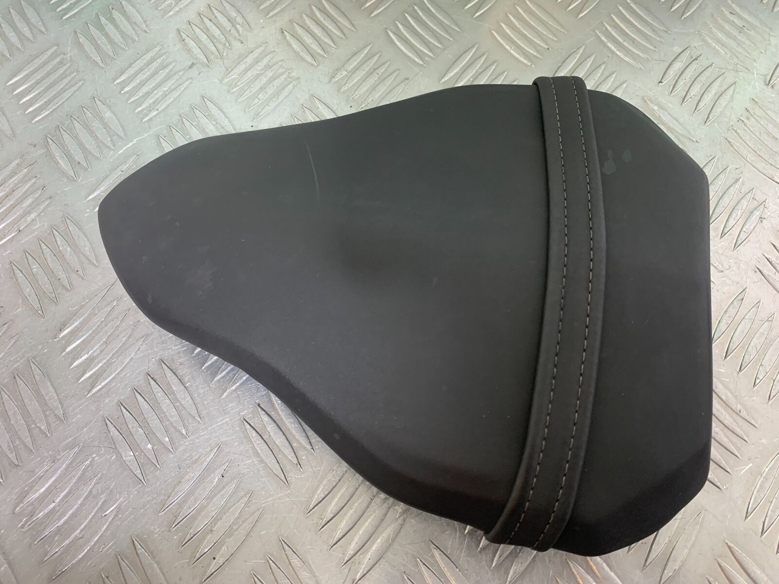 DUCATI STREETFIGHTER 848 REAR SEAT  YEAR 2011-2016 (CMB1050)