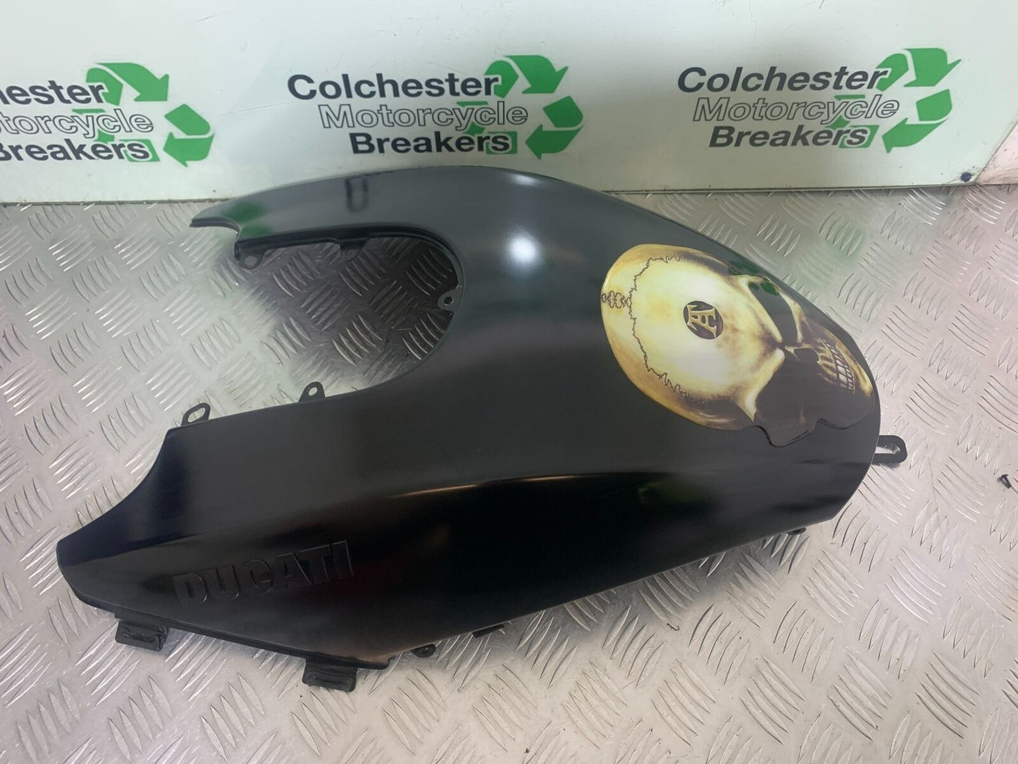 DUCATI DIAVEL 1200 PETROL TANK COVER   YEAR 2014-17 (CMB1054)