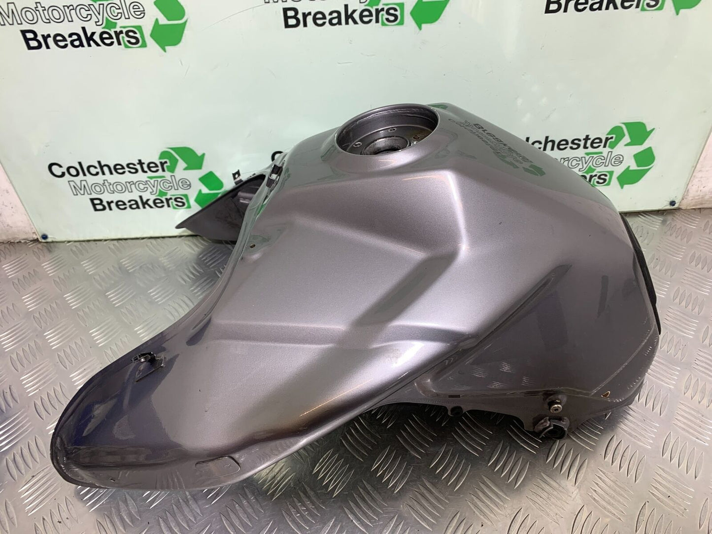 TRIUMPH TIGER 1200 EXPLORER PETROL TANK  YEAR 2012-2015 (STOCK 992)