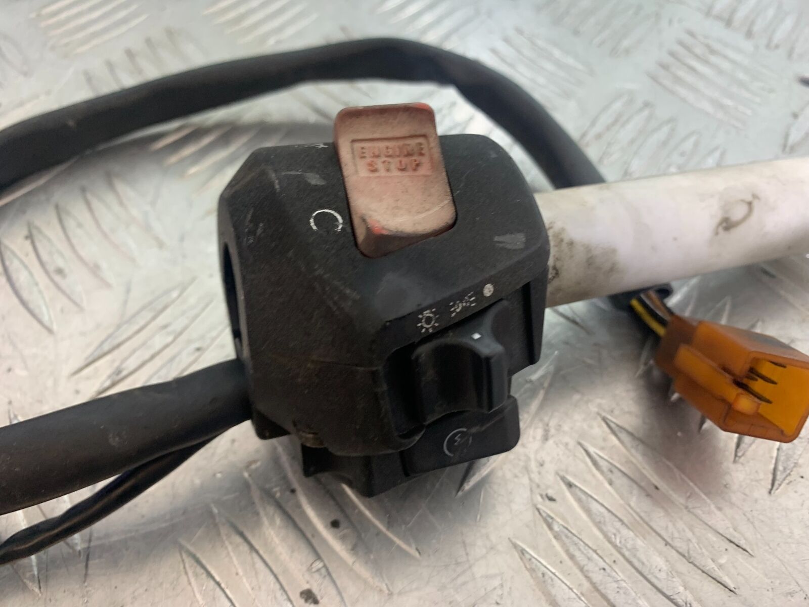 HONDA CB600 CB 600 HORNET RIGHT SWITCH GEAR   YEAR 1998 -2002 (CMB1126)