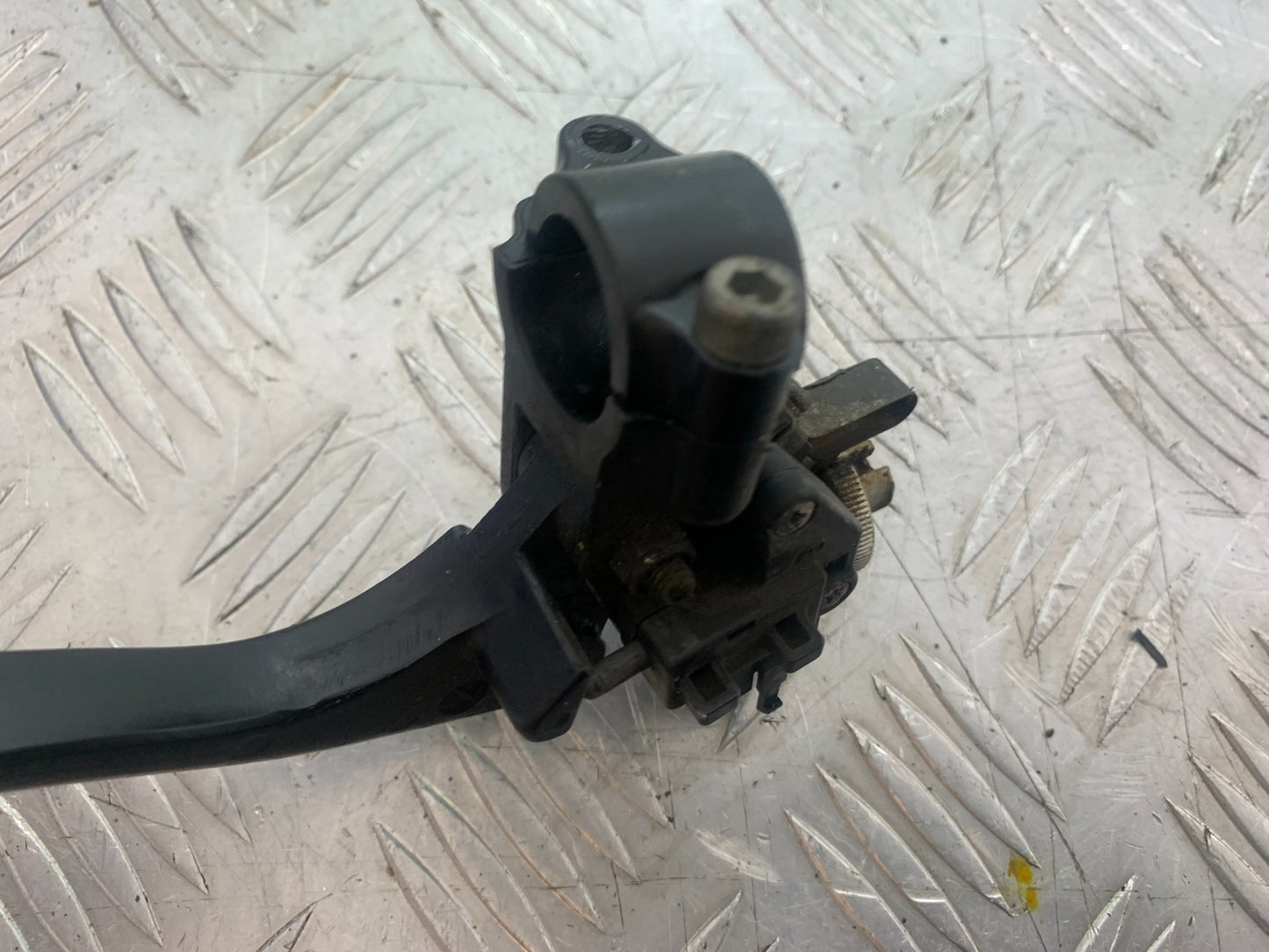 KAWASAKI ZX6R ZX6 R P7F P8F CLUTCH LEVER AND BRACKET YEAR 2007-08 (CMB1165)