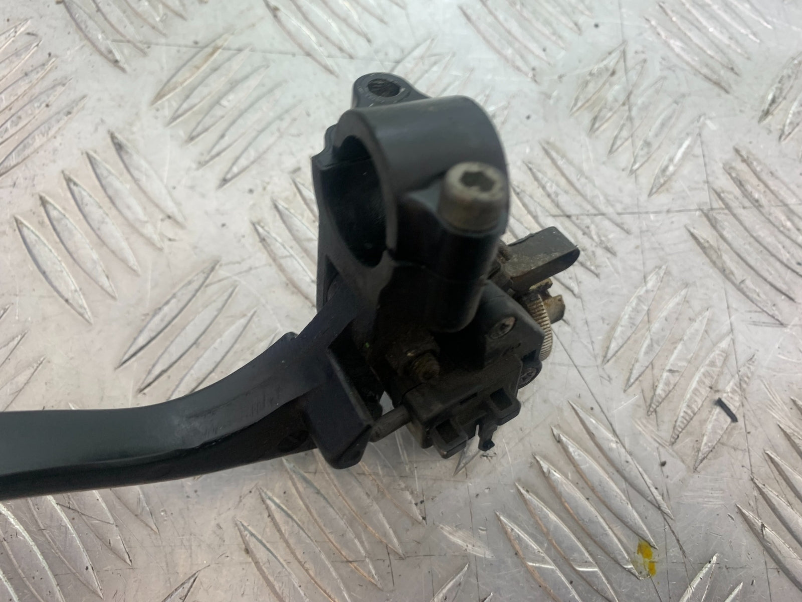 KAWASAKI ZX6R ZX6 R P7F P8F CLUTCH LEVER AND BRACKET YEAR 2007-08 (CMB1165)