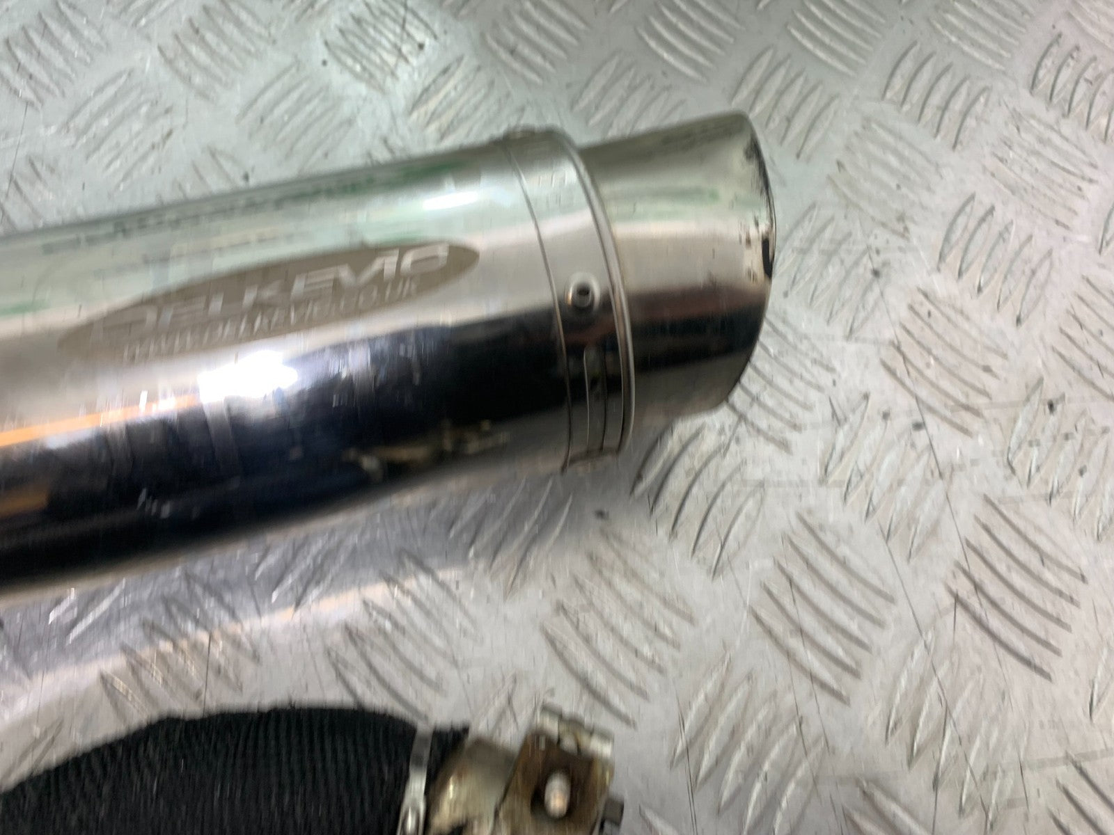 TRIUMPH 955i DAYTONA SILENCER YEAR 2002-2006 (CMB1229)